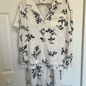 Paper heart White and Black Patterned Shirt and skirt set size s